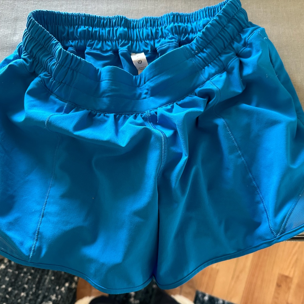 Almost new, excellent condition Lululemon hotty hot shorts - size 6